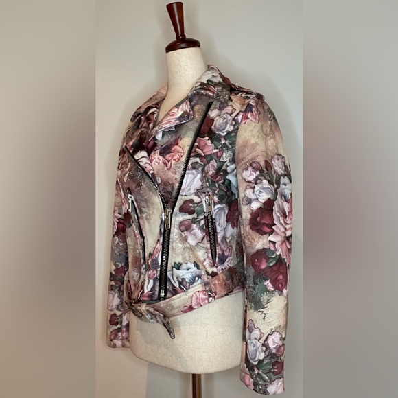 Zara Moto jacket w/ belt - Picture 4 of 9